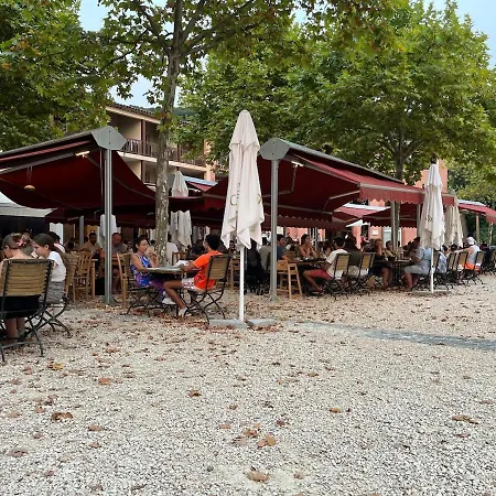 Maison Le Rouret بيت للعطل غروسبيير